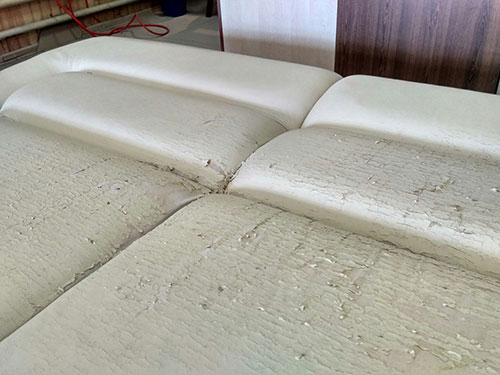 некачественный диван
